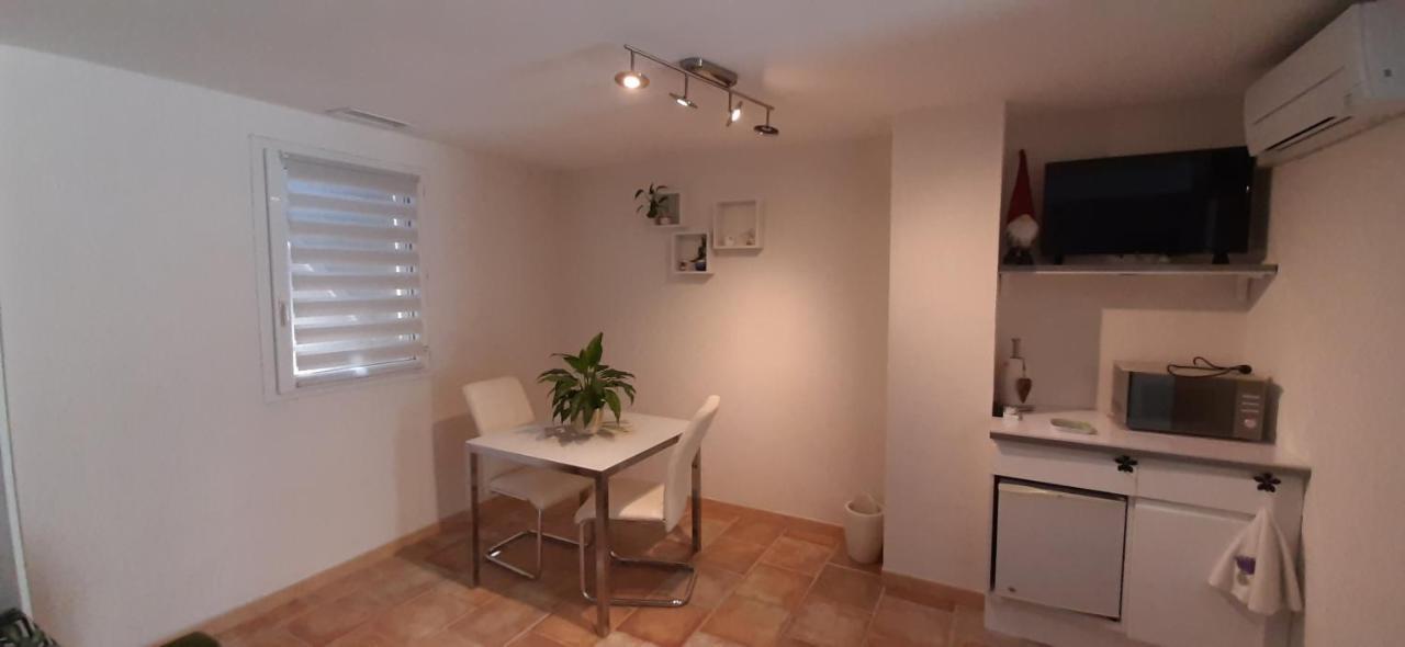Bed and Breakfast Au Papillon Dort Seillons-Source-d'Argens Exterior foto